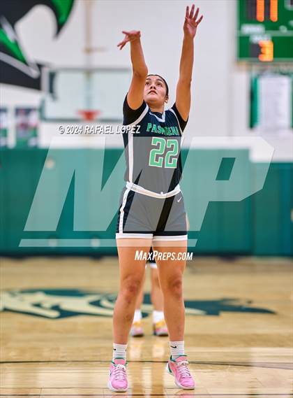 Thumbnail 2 in Clear Lake vs. Pasadena (McDonald's Texas Invitational) photogallery.