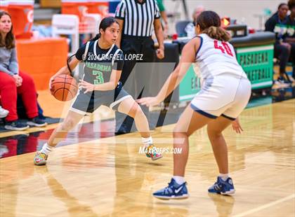 Thumbnail 3 in Clear Lake vs. Pasadena (McDonald's Texas Invitational) photogallery.