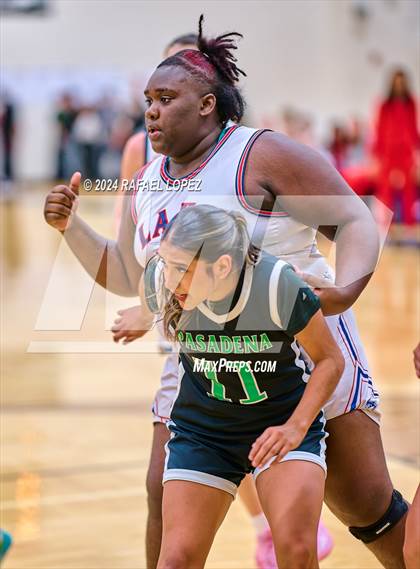 Thumbnail 2 in Clear Lake vs. Pasadena (McDonald's Texas Invitational) photogallery.