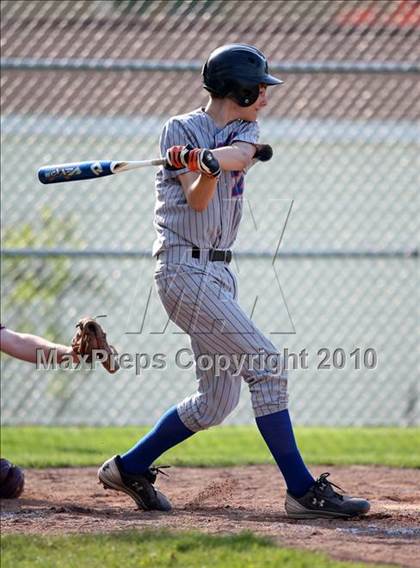 Thumbnail 3 in Elba/Byron-Bergen @ Attica photogallery.