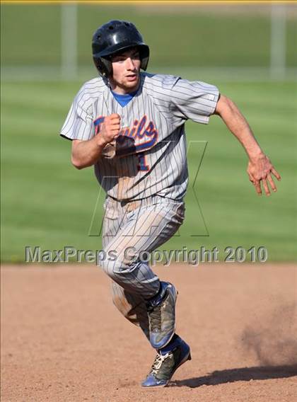 Thumbnail 1 in Elba/Byron-Bergen @ Attica photogallery.