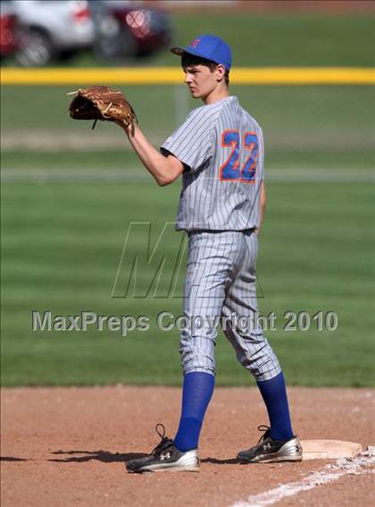 Thumbnail 3 in Elba/Byron-Bergen @ Attica photogallery.