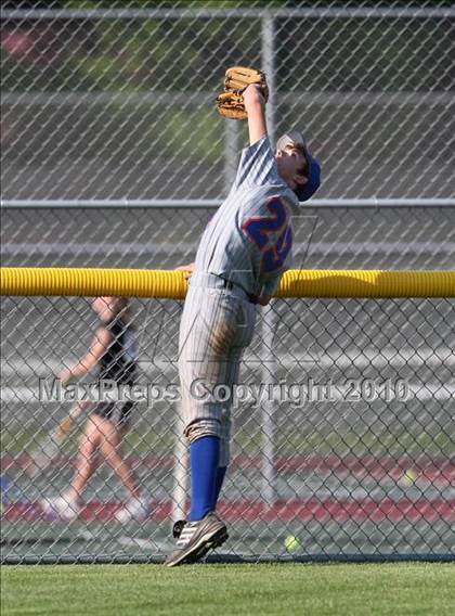 Thumbnail 1 in Elba/Byron-Bergen @ Attica photogallery.