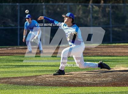Thumbnail 1 in Highlands @ Covington Catholic photogallery.