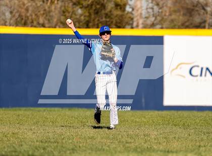 Thumbnail 1 in Highlands @ Covington Catholic photogallery.