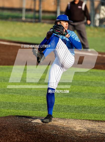 Thumbnail 1 in Highlands @ Covington Catholic photogallery.