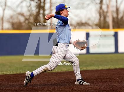 Thumbnail 3 in Highlands @ Covington Catholic photogallery.