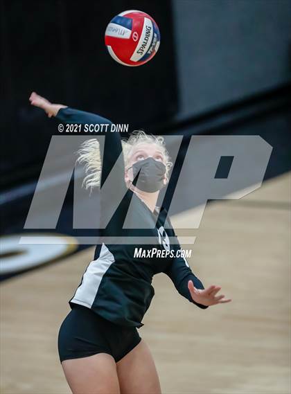 Thumbnail 1 in Los Gatos @ Archbishop Mitty photogallery.