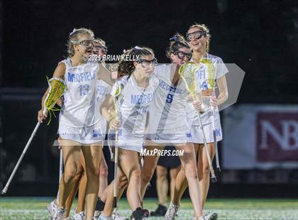 Thumbnail 2 in Medfield vs Newburyport (MIAA Division 3 Final) photogallery.
