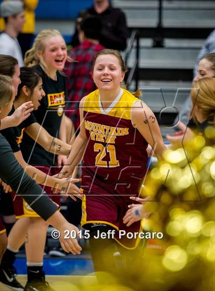 Thumbnail 2 in Sky View vs. Mountain View (UHSAA 4A Semifinal) photogallery.