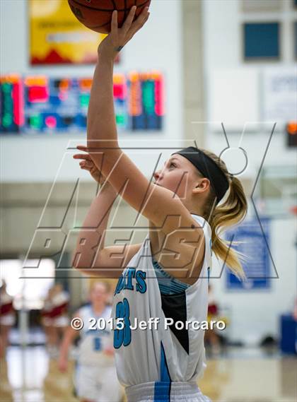 Thumbnail 2 in Sky View vs. Mountain View (UHSAA 4A Semifinal) photogallery.