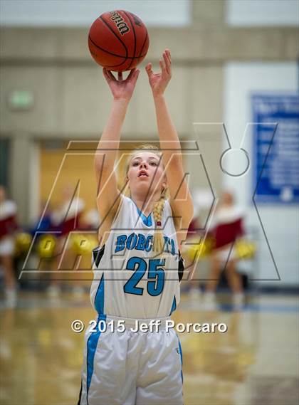 Thumbnail 3 in Sky View vs. Mountain View (UHSAA 4A Semifinal) photogallery.