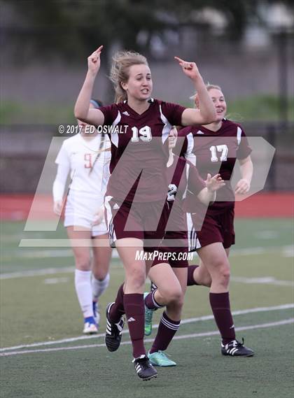 Thumbnail 2 in Liberty @ Carondelet (CIF NCS D1 Final) photogallery.