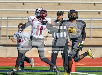 Thumbnail 3 in Round Rock vs. Klein Oak (UIL 6A Area Playoff) photogallery.