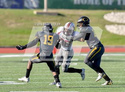 Thumbnail 2 in Round Rock vs. Klein Oak (UIL 6A Area Playoff) photogallery.