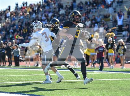 Thumbnail 2 in Round Rock vs. Klein Oak (UIL 6A Area Playoff) photogallery.