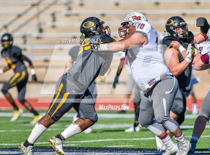 Thumbnail 2 in Round Rock vs. Klein Oak (UIL 6A Area Playoff) photogallery.