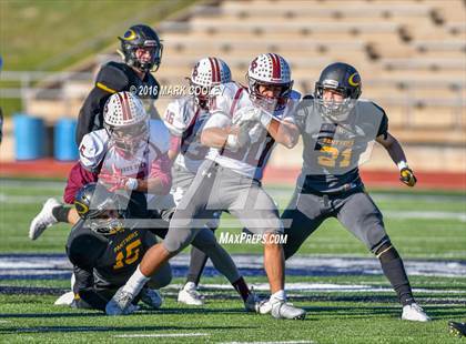 Thumbnail 2 in Round Rock vs. Klein Oak (UIL 6A Area Playoff) photogallery.