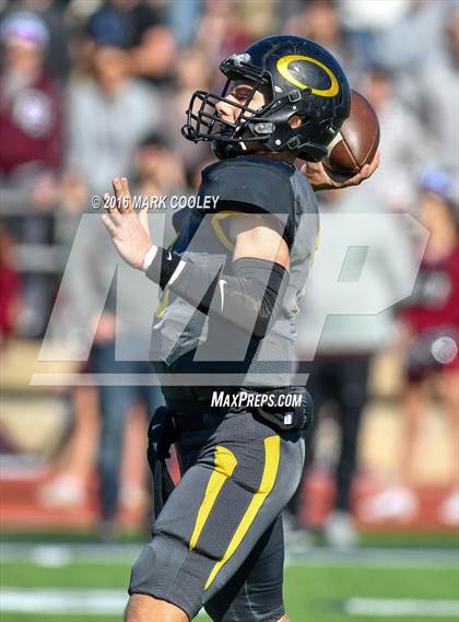 Thumbnail 2 in Round Rock vs. Klein Oak (UIL 6A Area Playoff) photogallery.