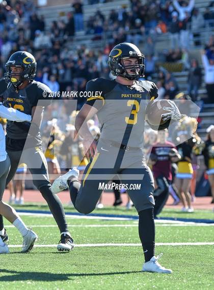 Thumbnail 3 in Round Rock vs. Klein Oak (UIL 6A Area Playoff) photogallery.