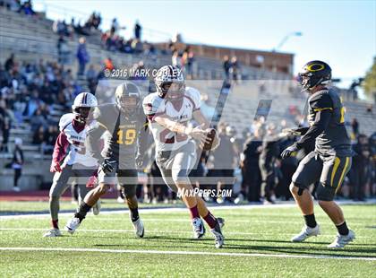 Thumbnail 2 in Round Rock vs. Klein Oak (UIL 6A Area Playoff) photogallery.