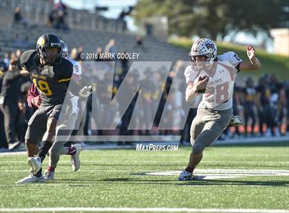 Thumbnail 1 in Round Rock vs. Klein Oak (UIL 6A Area Playoff) photogallery.