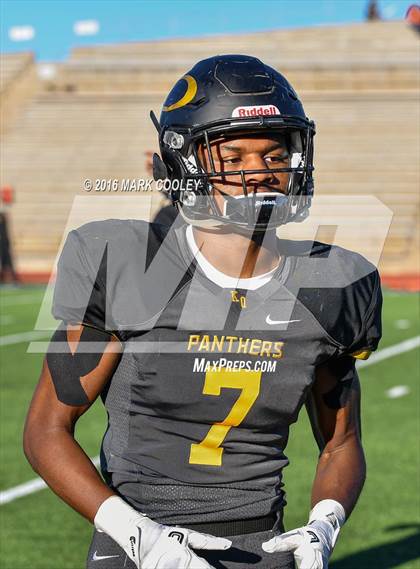 Thumbnail 2 in Round Rock vs. Klein Oak (UIL 6A Area Playoff) photogallery.
