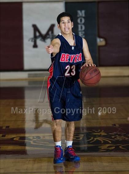 Thumbnail 1 in Beyer @ Modesto photogallery.