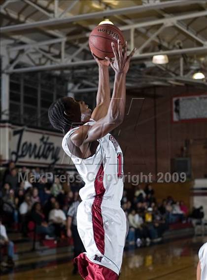 Thumbnail 1 in Beyer @ Modesto photogallery.