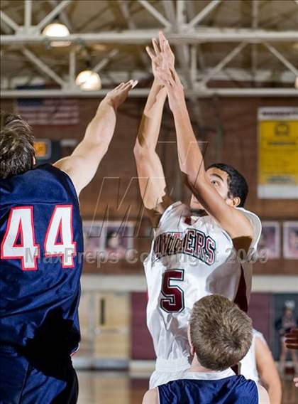 Thumbnail 2 in Beyer @ Modesto photogallery.