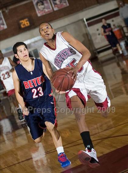 Thumbnail 1 in Beyer @ Modesto photogallery.