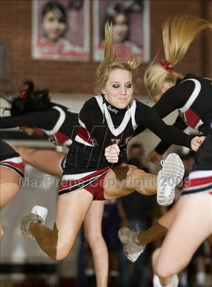 Thumbnail 1 in Beyer @ Modesto photogallery.