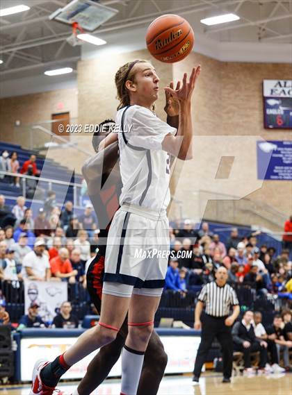 Thumbnail 2 in Lake Highlands vs. Allen (In-N-Out Tournament) photogallery.