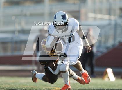 Thumbnail 2 in Menlo-Atherton vs. Pleasant Valley (Honor Bowl)  photogallery.