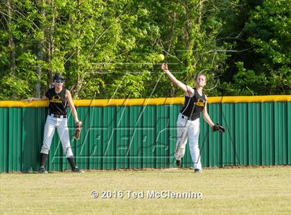Thumbnail 3 in Quitman vs. Mountainburg (AAA 2A Regional Playoff) photogallery.