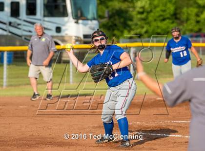 Thumbnail 2 in Quitman vs. Mountainburg (AAA 2A Regional Playoff) photogallery.