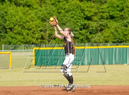 Thumbnail 2 in Quitman vs. Mountainburg (AAA 2A Regional Playoff) photogallery.