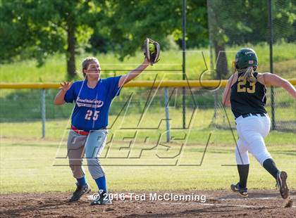 Thumbnail 1 in Quitman vs. Mountainburg (AAA 2A Regional Playoff) photogallery.