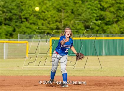 Thumbnail 1 in Quitman vs. Mountainburg (AAA 2A Regional Playoff) photogallery.