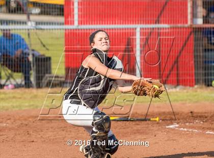 Thumbnail 3 in Quitman vs. Mountainburg (AAA 2A Regional Playoff) photogallery.