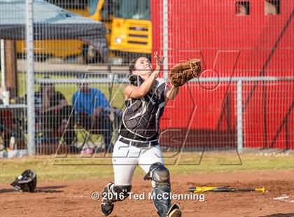 Thumbnail 1 in Quitman vs. Mountainburg (AAA 2A Regional Playoff) photogallery.