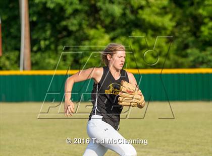 Thumbnail 2 in Quitman vs. Mountainburg (AAA 2A Regional Playoff) photogallery.