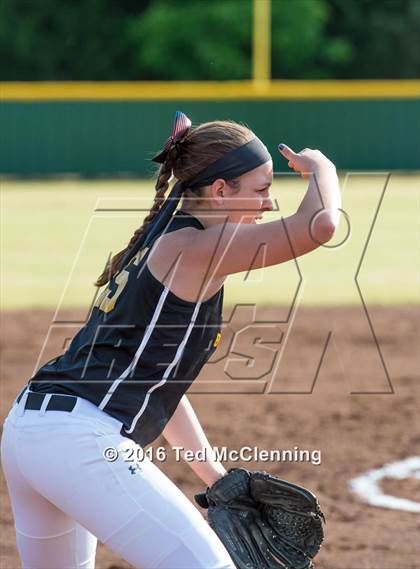 Thumbnail 3 in Quitman vs. Mountainburg (AAA 2A Regional Playoff) photogallery.