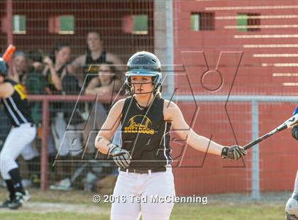 Thumbnail 3 in Quitman vs. Mountainburg (AAA 2A Regional Playoff) photogallery.