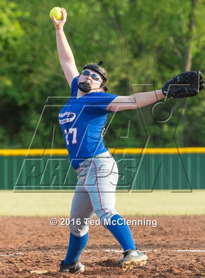 Thumbnail 1 in Quitman vs. Mountainburg (AAA 2A Regional Playoff) photogallery.