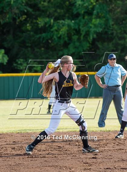 Thumbnail 2 in Quitman vs. Mountainburg (AAA 2A Regional Playoff) photogallery.