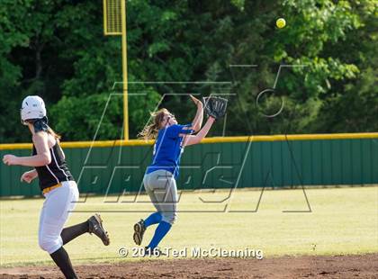 Thumbnail 2 in Quitman vs. Mountainburg (AAA 2A Regional Playoff) photogallery.