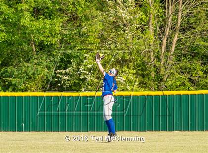 Thumbnail 2 in Quitman vs. Mountainburg (AAA 2A Regional Playoff) photogallery.