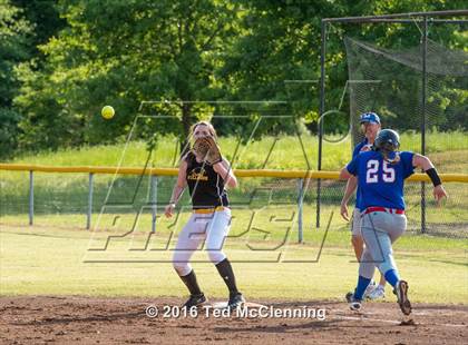 Thumbnail 2 in Quitman vs. Mountainburg (AAA 2A Regional Playoff) photogallery.