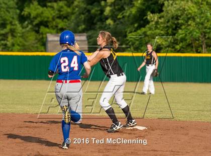 Thumbnail 3 in Quitman vs. Mountainburg (AAA 2A Regional Playoff) photogallery.